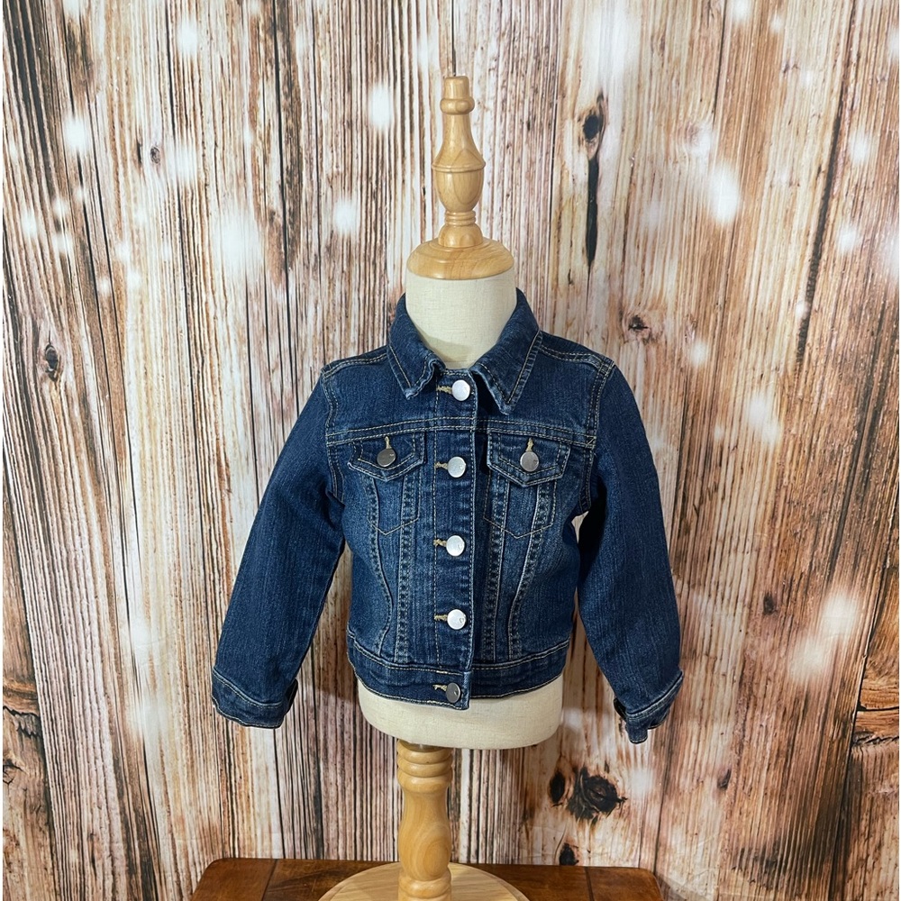 Children’s place size 2T button up jean jacket dark wash great condition